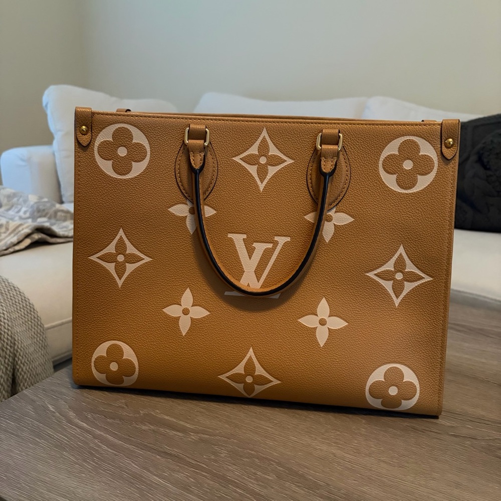 Louis Vuitton Arizona Monogram OnTheGo